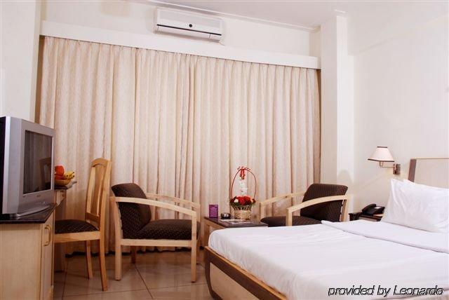 Hotel Komfort Terraces Bangalore Zimmer foto