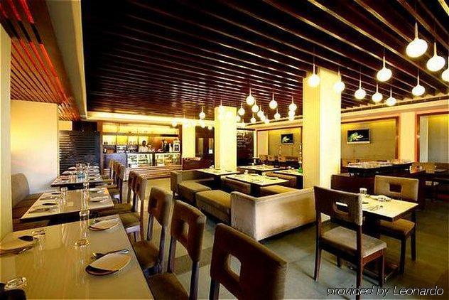Hotel Komfort Terraces Bangalore Restaurant foto